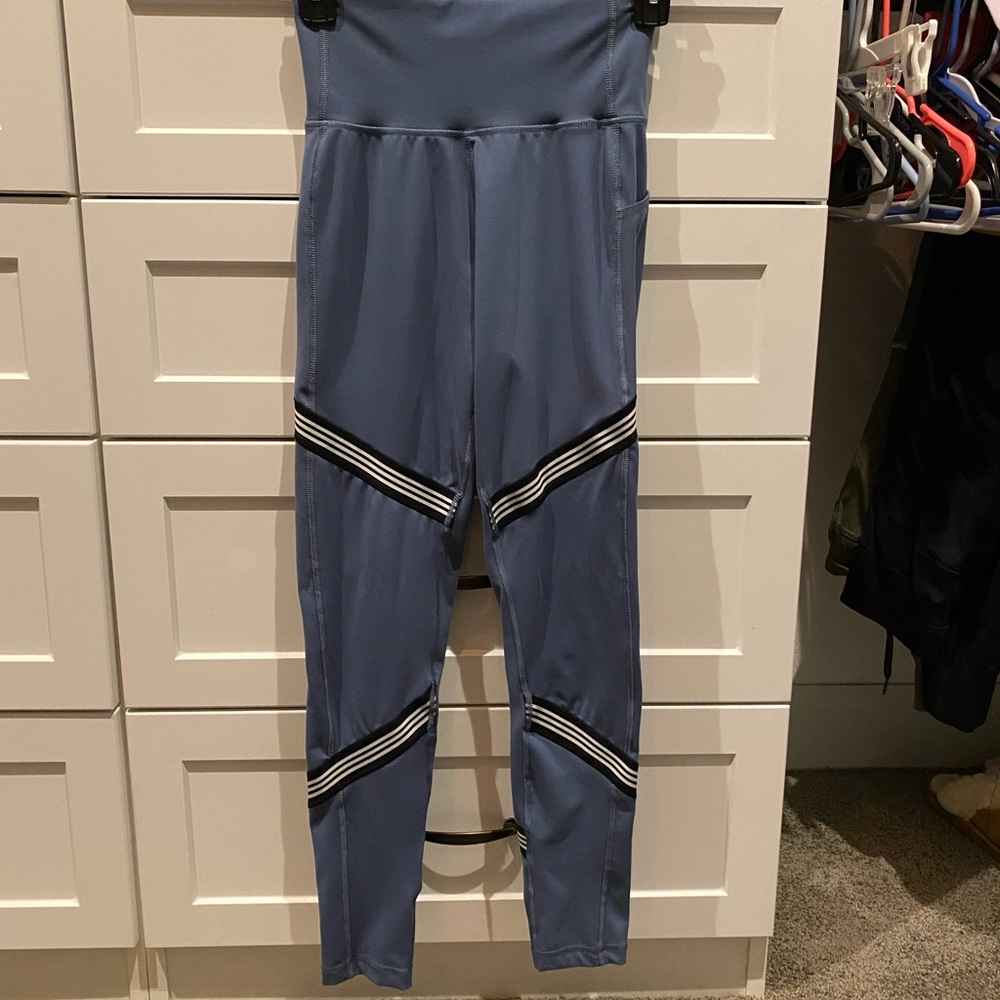 Adidas legging with stripes high rise Small